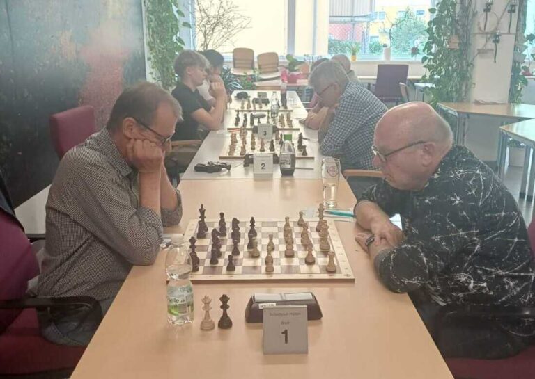 2.Runde 2.Klasse Nord Halleiner Jugend gegen Halleiner Senioren