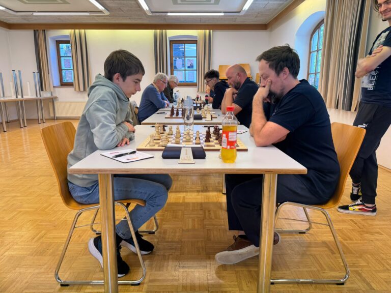 1. Klasse Süd, Runde 1: Unentschieden in Golling